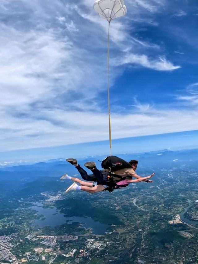 三亞跳傘 海南三亞4000米高空玩法很酷