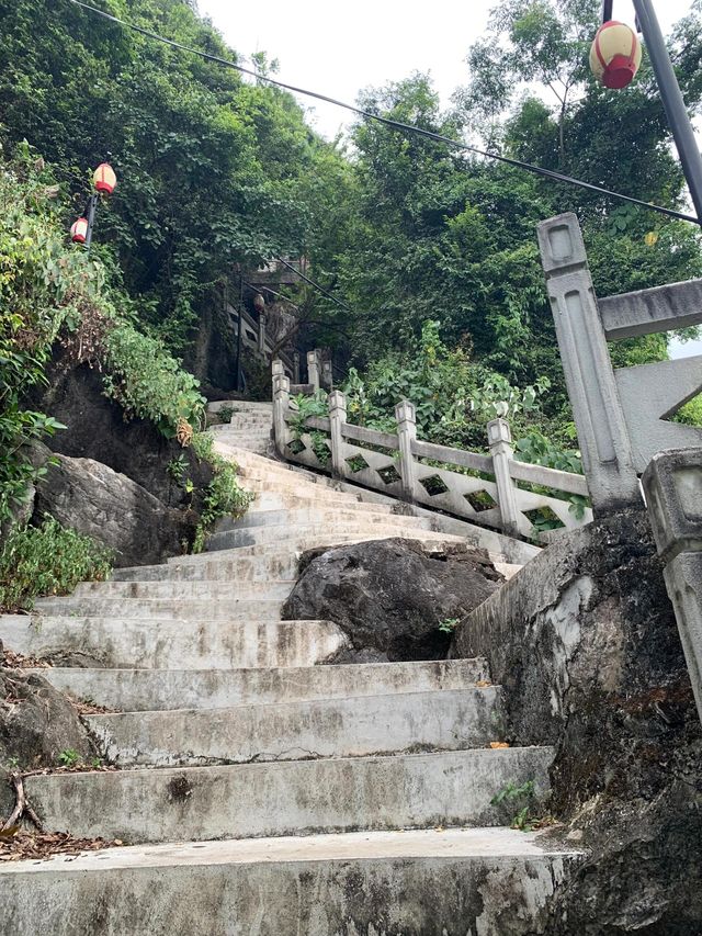 欽州六峰山探秘之旅：一步一景，盡攬風華