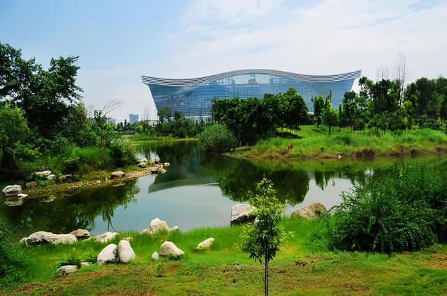 在成都這個地方吃住玩可以一條龍哦