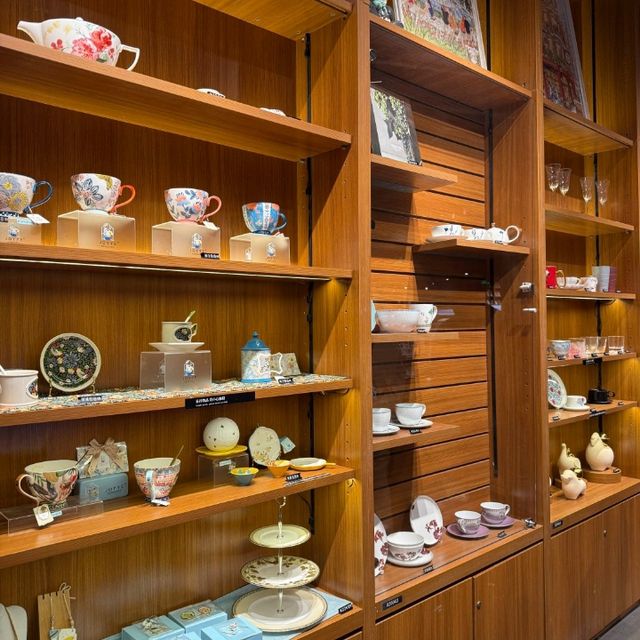 珠海閱潮書店 | 書香漫捲，老少皆宜✨