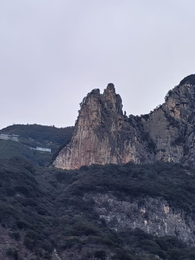 神女溪和神女峰