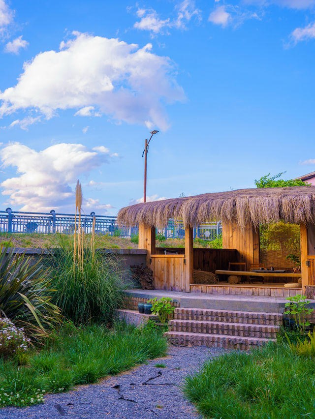 本來以為麗江已經夠美了，直到我住進風景裡