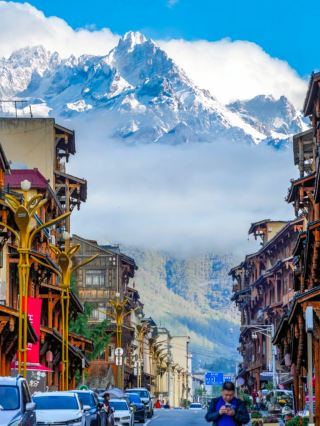 Moxi Ancient Town | Wind Blowing Over the Hills, Time Flowing Like a River