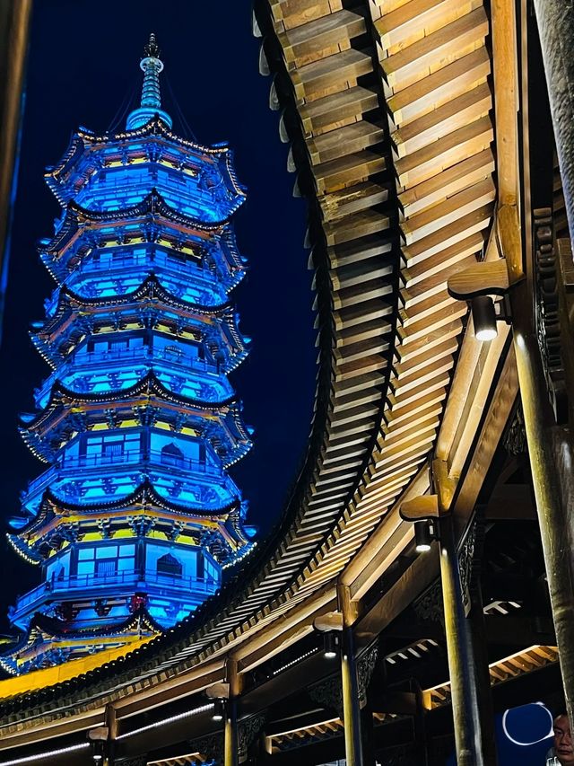 西昌唐園，一個有歌有舞有風景有美食嘅地方。