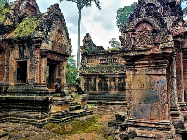 Banteay Srei: Cambodia's Exquisite Temple Masterpiece
