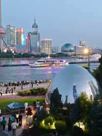 上海外灘超正玩法速成攻略！    位置：上海市黃浦區中山東一路，地鐵2號線、10號線南京東路站直達。 