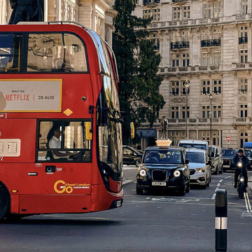 ๐ฌ๐ง๋ฐ๋ 2023, ํด๋์๊ณผ ๋ชจ๋์ ์๊ฐ์ ๊ฑท๋ค ๐๏ธ ๐ฌ๐ง๋ฐ๋ 2023, ํด๋์๊ณผ ๋ชจ๋์ ์๊ฐ์ ๊ฑท๋ค ๐๏ธ