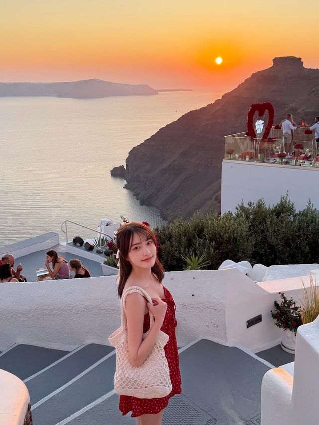 被希臘小島靚到喊同閨蜜嘅聖托里尼影相日記