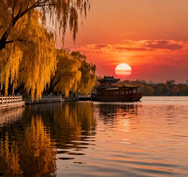 秋日的大明湖，是一封寫滿風情的邀請函。