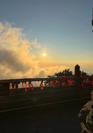 Autumn and Winter at Fanjing Mountain: A Guide to a Heavenly Experience, Unlocking the Sea of Clouds and Red Leaves!