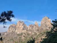 被這座山東秘境美到失語！誰說煙台只有海？藏在棲霞的天崮山簡直是大自然的鬼斧神工！喀斯特地貌+