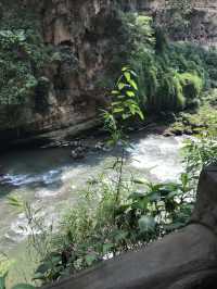 興義必打卡！穿越地球裂縫的瀑布仙境！   交通出行 地址：貴州省黔西南布依族苗族自治州興