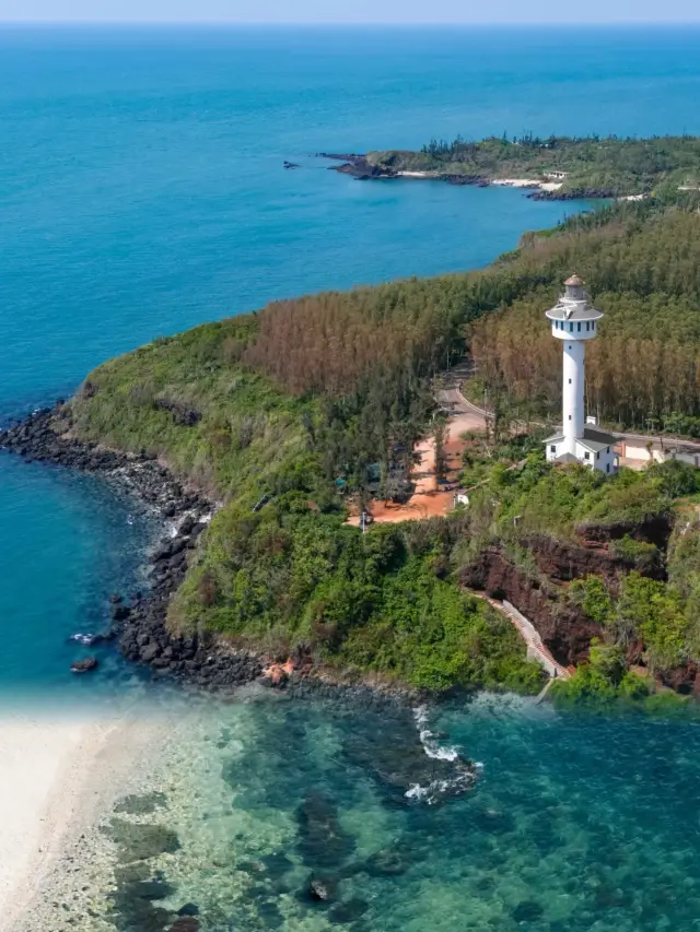 Danzhou Bingmajiao｜A Blue Date with a Stranded Giant Ship