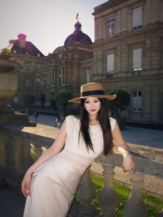Paris Photoshoot|Luxembourg Gardens at Sunset