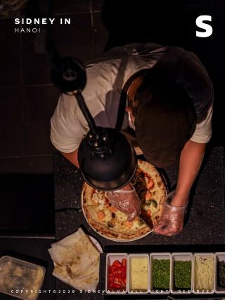 You Must Try This Insanely Popular Pizza Place in Vietnam!