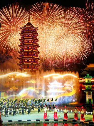 人混みを避ける方法｜ロンゲモントの建国記念日アイアンフラワーショーと花火ショーは本当に素晴らしい！