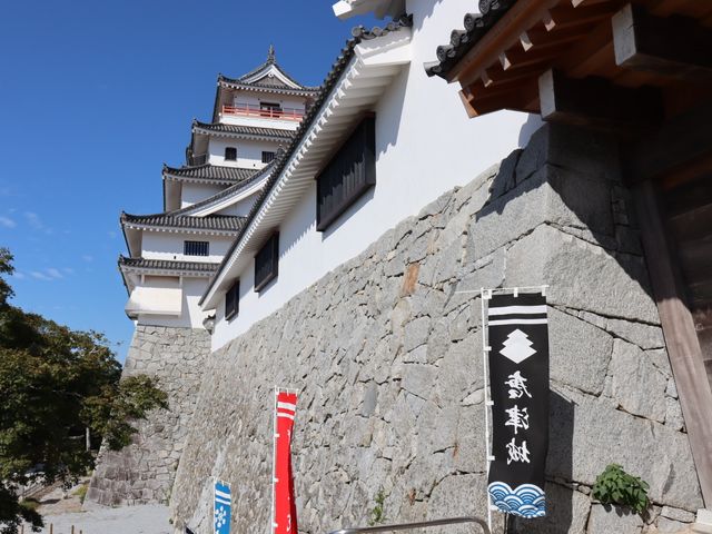 【佐賀】鶴が羽を広げたような景色が見える！唐津城をご紹介