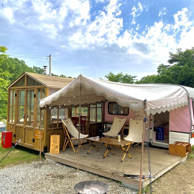 유럽 빈티지 카라반이 있는 🏕️어반티지 글램핑 카라반