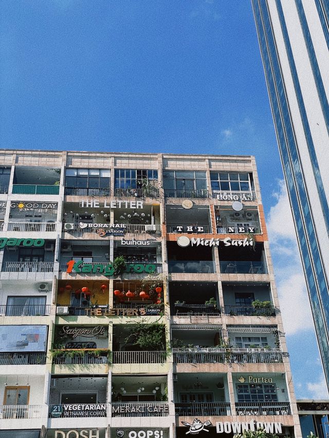The cafe apartment แหล่งรวมคาเฟ่กรุงโฮจิมินห์ 🏢
