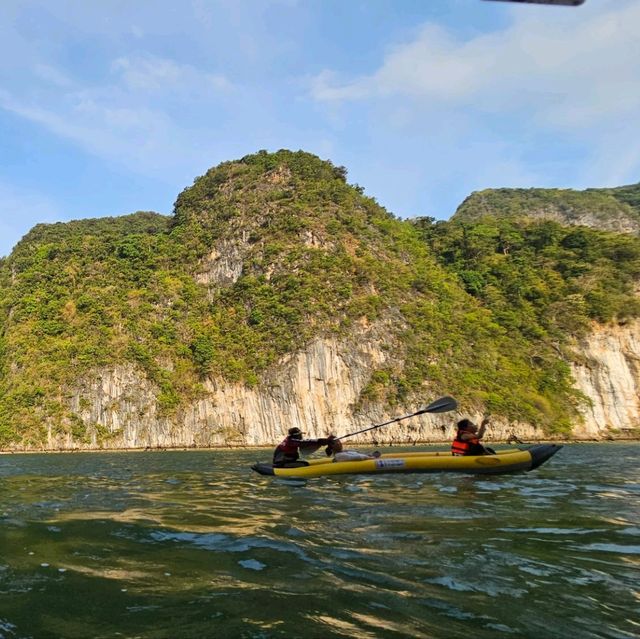 พายเรือแคนนู ชมถ้ำทะลุ