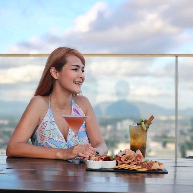 โรงแรมใจกลางเมืองระยอง วิวมุมสูง เห็นทะเล