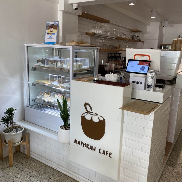 คาเฟ่น่ารัก ขาวๆ คลีนๆ น่ารักกกกกก🧋 Maphraw Cafe 