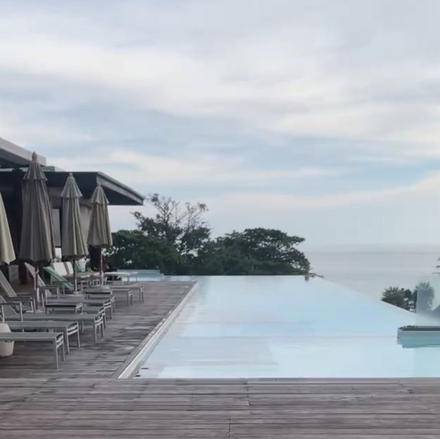 สระว่ายน้ำ rooftop ที่ KC Grande resort&Spa 
