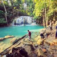 น้ำตกเอราวัณ น้ำใส สีสวย งดงาม🏞️📸