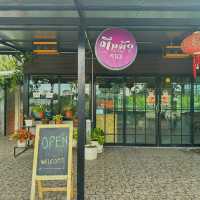 บึงบัว คาเฟ่ บรรยากาศ​ชิวๆ ริมบึงบัว 