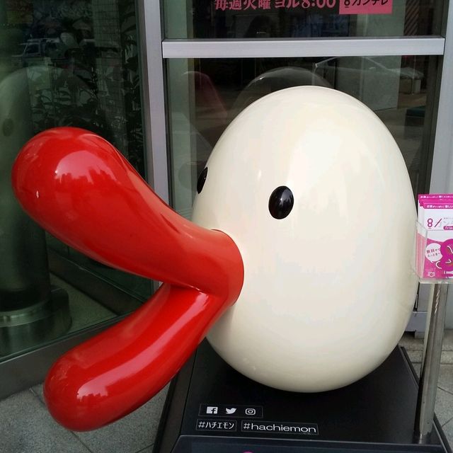ハチエモンがおるで(笑)キッズプラザ大阪入り口前