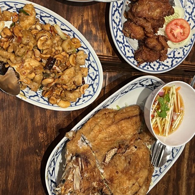 🇹🇭 Ban Khun Mae - authentic Thai food