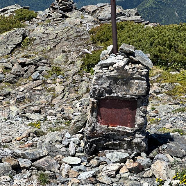 【山梨】山頂手前の絶景分岐、両俣小屋分岐