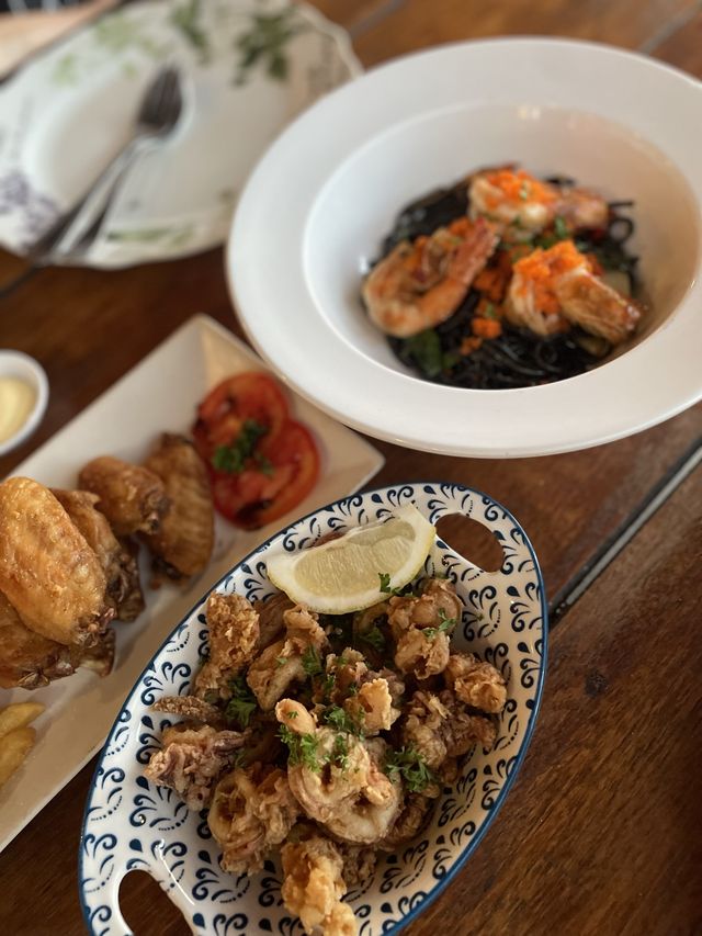 ซีฟู๊ดสุดชิลกับวิวทะเล Laciana By The Sea @หัวหิน