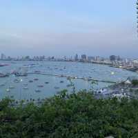 จุดชมวิวถ่ายรูปสวยสุดฮิตบนเขาพระตำหนัก 🌊