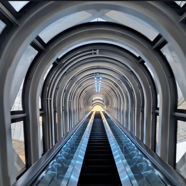 登上天空！在梅田藍天大廈俯瞰城市美景！🌇✈️🏙️