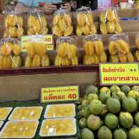 เดินเล่น ตลาดน้ำดอนหวาย ของอร่อยกลับบ้านเพียบ