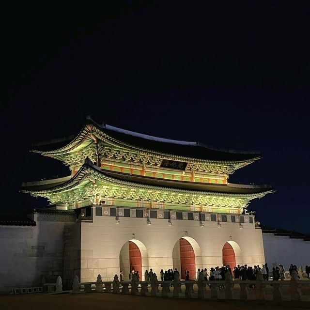 Best Night View of GwanghwaMun Gate