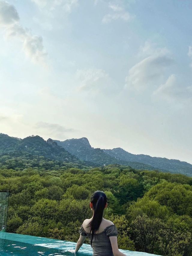 ⛰ Chosun Resort’s infinity pool with the sensibility of Mt. 