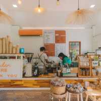  Hug Kapong Cafe - คาเฟ่กะปง แนวกระท่อมสุดน่ารัก 