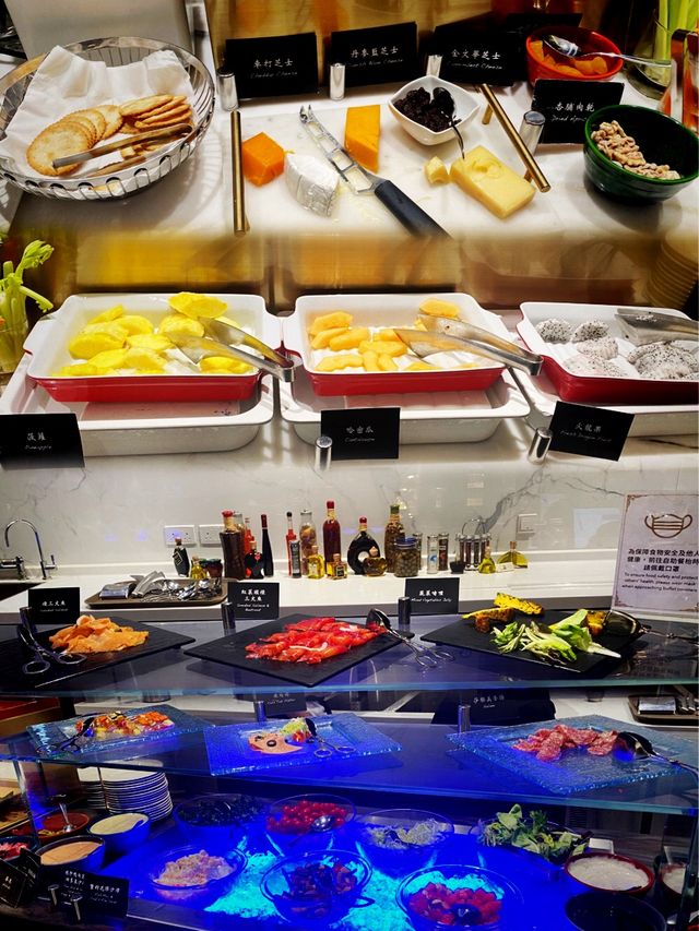 ❤️六國酒店自助餐💕💕