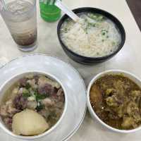 必食 惹味咖哩 配 軟腍肉嫩牛坑腩