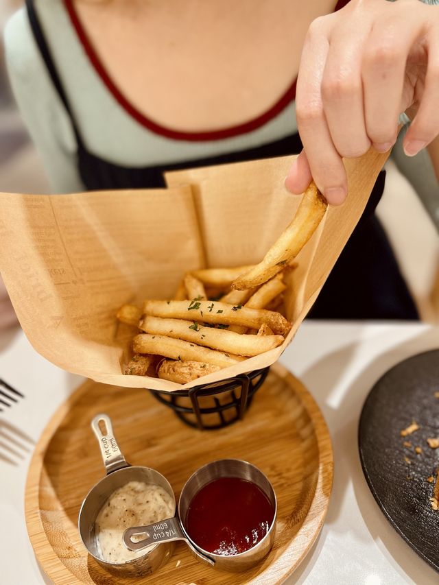 香港美食🍀葵芳韓系奶油色調打卡cafe