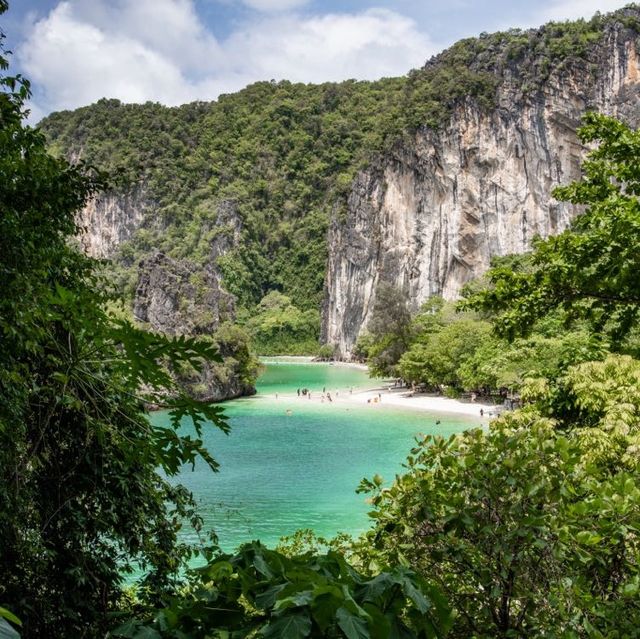 เกาะห้อง จ.กระบี่ ทริปทะเลนี้ต้องไม่พลาด