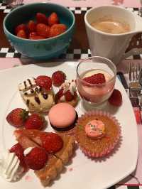 東京【ヒルトン東京】いちごたっぷり🍓スイーツビュッフェ