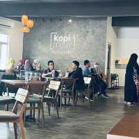 Chill Cafe vibes : Kopi Mesin cafe