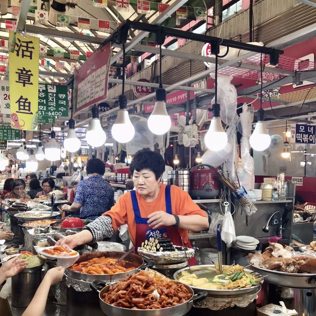 Gwangjang Market in Seoul