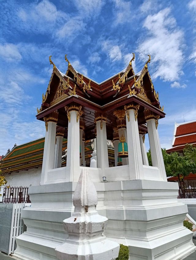 วัดระฆังโฆสิตารามวรมหาวิหาร 