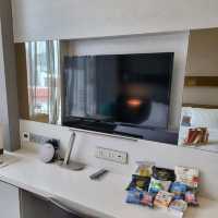 24 hr lounge at Quincy Hotel