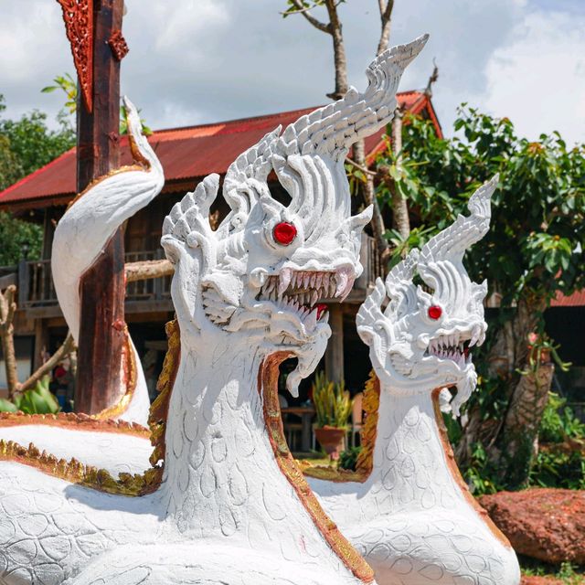 คุ้มคำชะโนด ดินแดนพญานาคและพญายักษ์ อุดรธานี