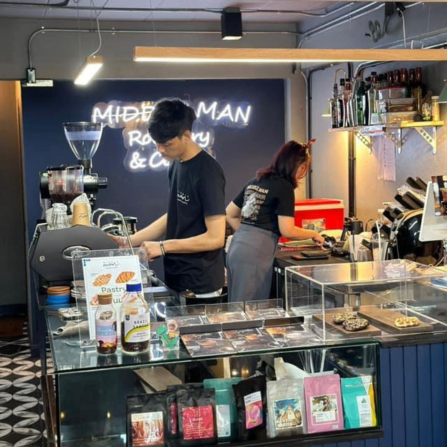  Middle Man roastery & coffee